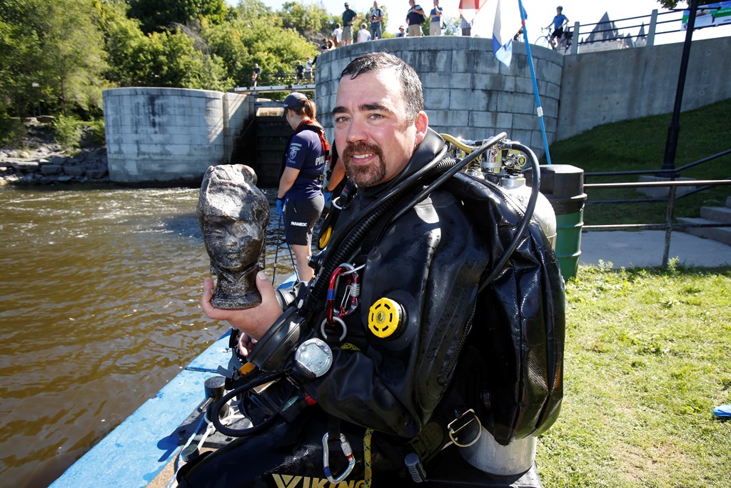 Ottawa shoreline clean up, Vancouver Aquarium