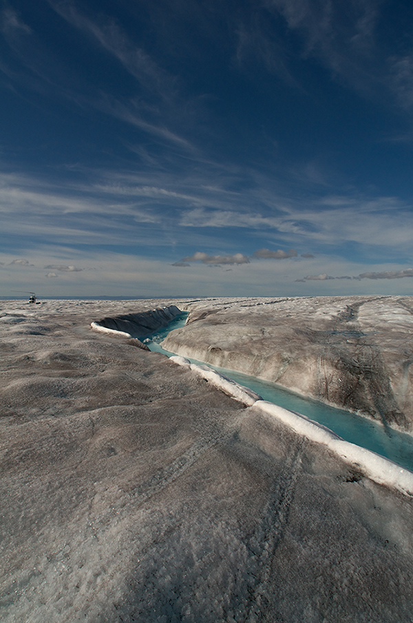 Rivière des eaux de fonte des glaciers